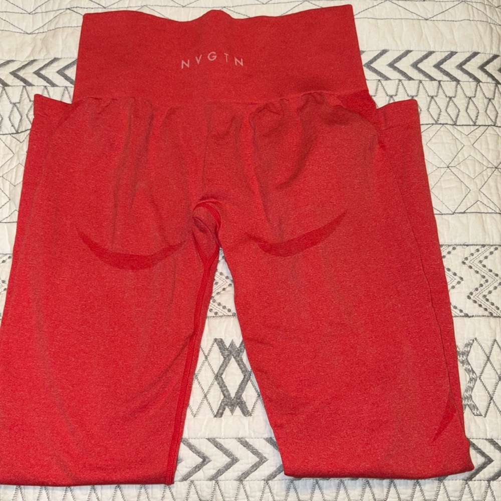 NVGTN Candy Apple Curve Seamless Leggings